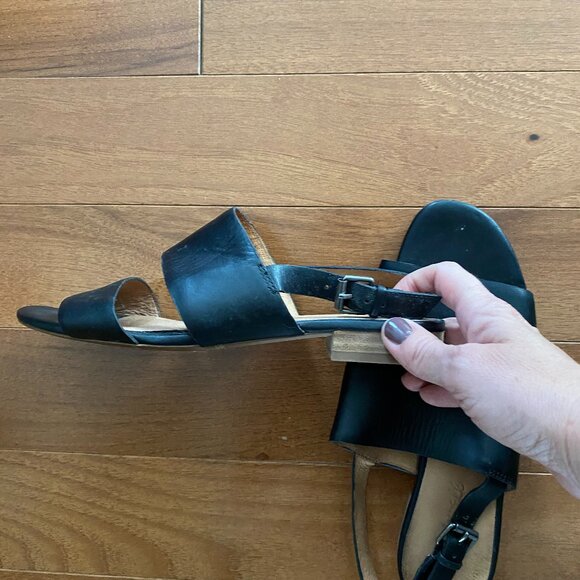Madewell black sandals 7.5 - Picture 2 of 3